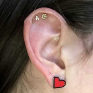 Marc Jacobs Jewelry - Marc Jacobs heart earrings ❤️🖤 Marc Jacobs Jewelry - Marc Jacobs heart earrings ❤️🖤